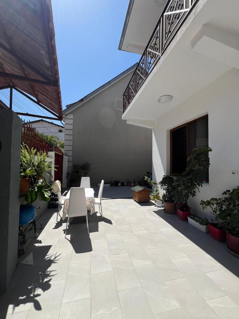 David Guesthouse Shkodër Extérieur photo