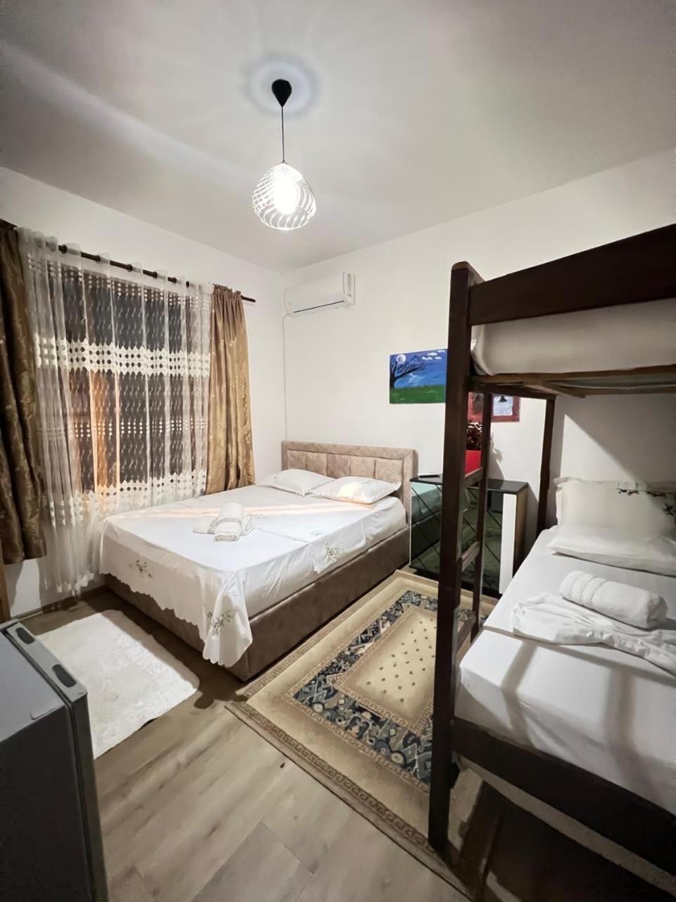 David Guesthouse Shkodër Extérieur photo